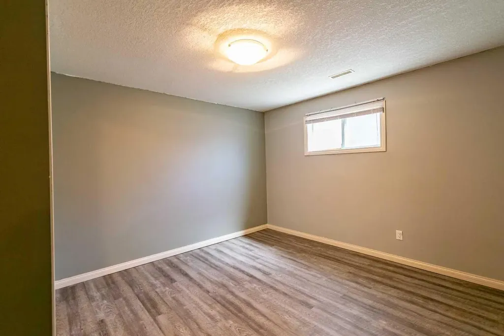 6207 39 Avenue Close Stettler AB T4K 1G1