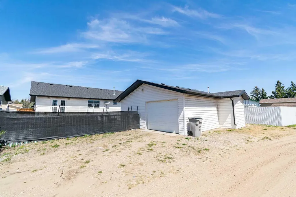 6207 39 Avenue Close Stettler AB T4K 1G1