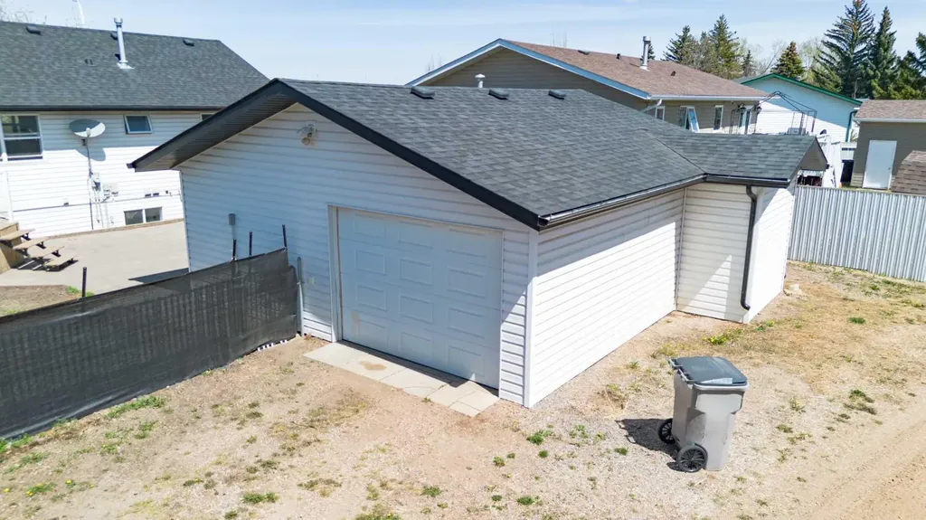 6207 39 Avenue Close Stettler AB T4K 1G1
