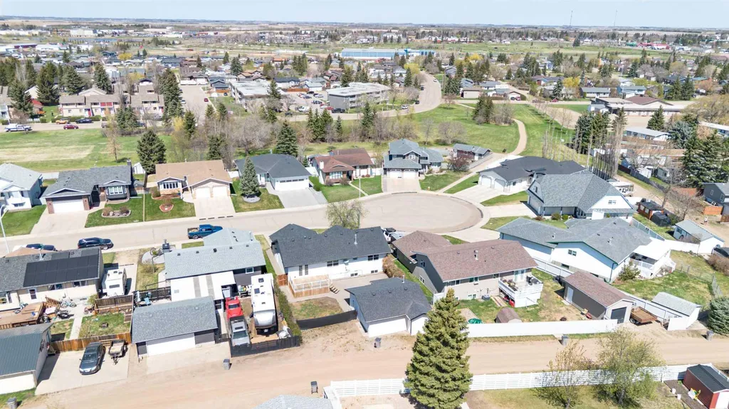 6207 39 Avenue Close Stettler AB T4K 1G1
