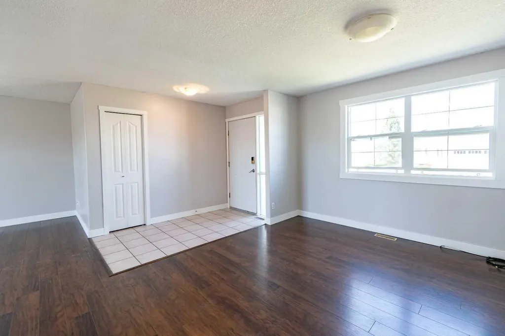 6207 39 Avenue Close Stettler AB T4K 1G1