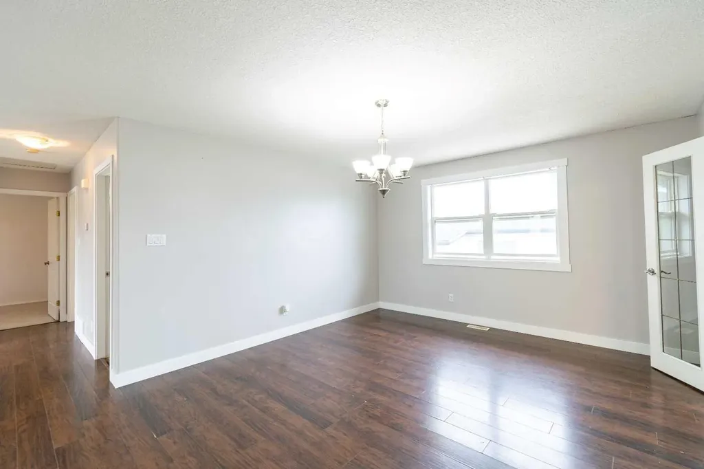 6207 39 Avenue Close Stettler AB T4K 1G1