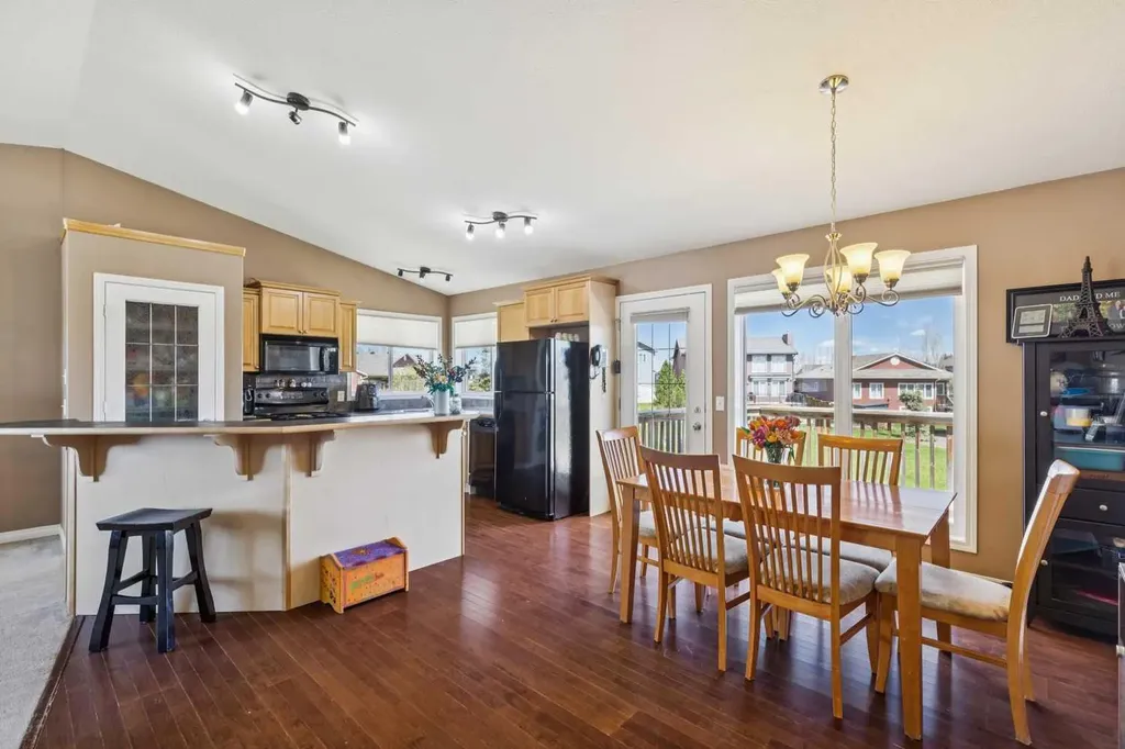 232 Hillcrest Court Strathmore AB T1P 1W2