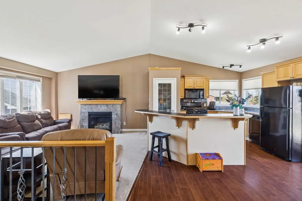 232 Hillcrest Court Strathmore AB T1P 1W2