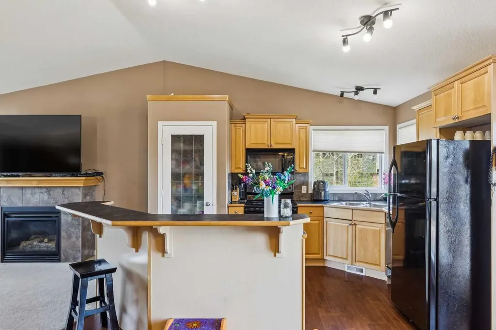 232 Hillcrest Court Strathmore AB T1P 1W2