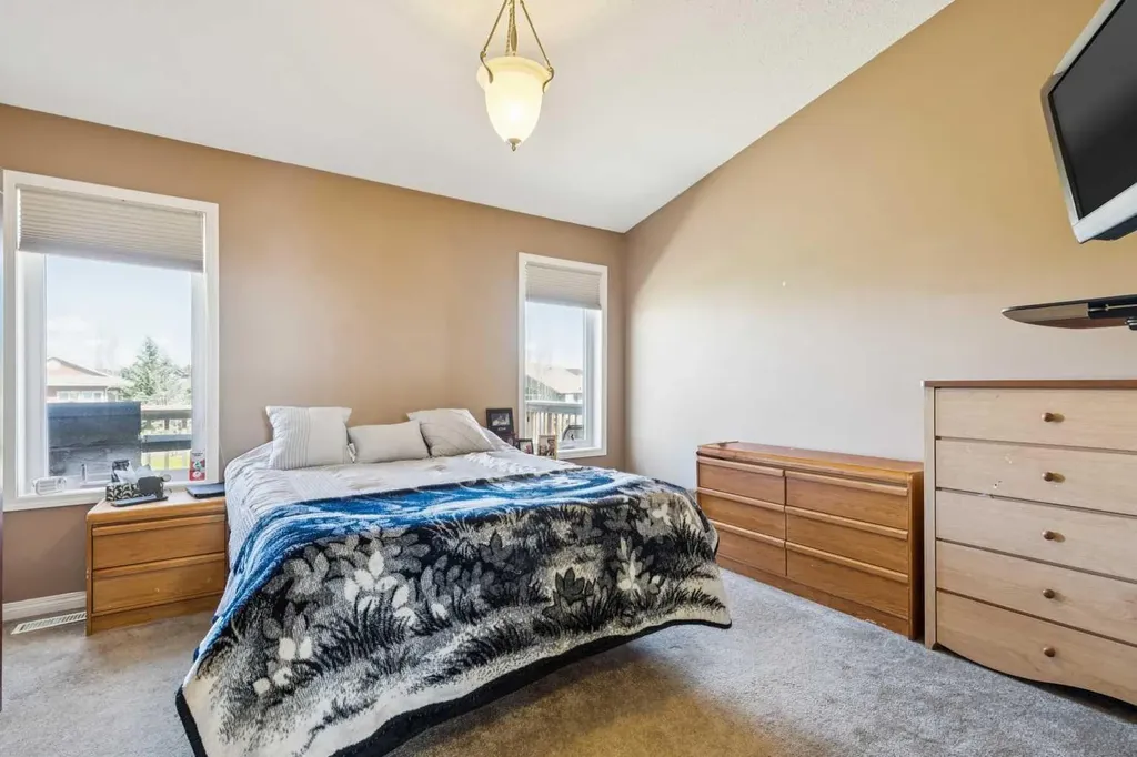 232 Hillcrest Court Strathmore AB T1P 1W2