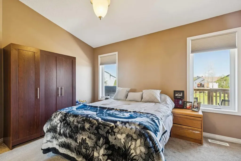 232 Hillcrest Court Strathmore AB T1P 1W2