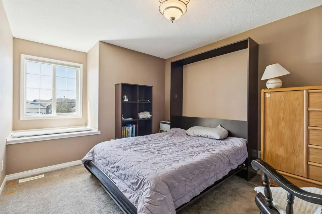 232 Hillcrest Court Strathmore AB T1P 1W2