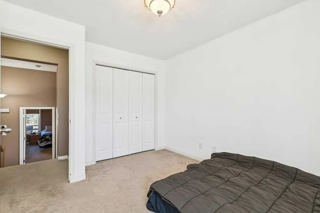232 Hillcrest Court Strathmore AB T1P 1W2