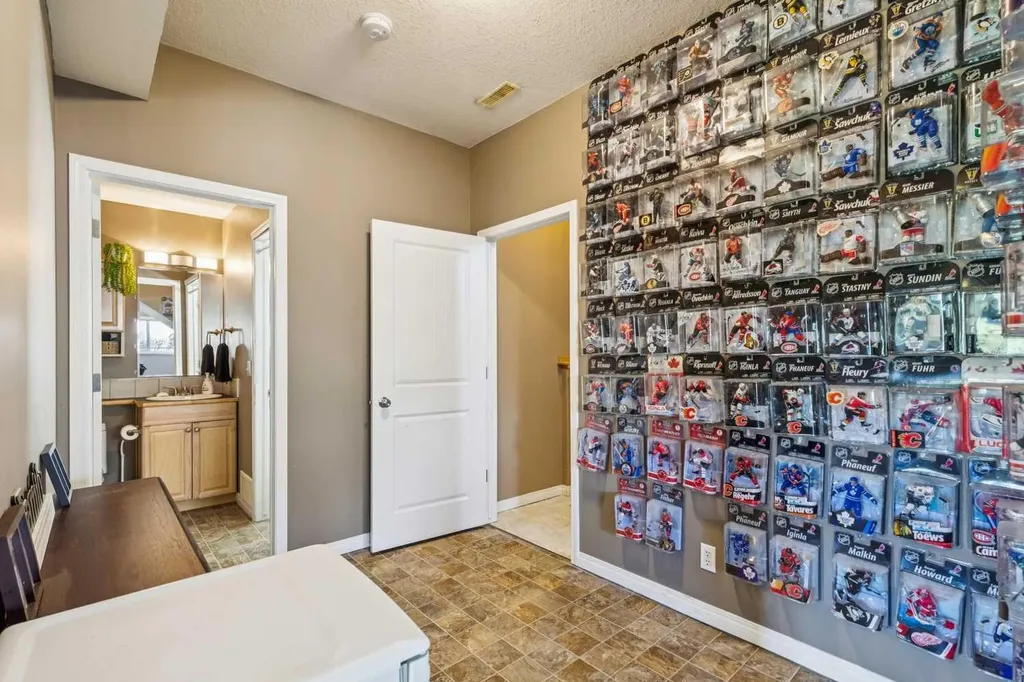 232 Hillcrest Court Strathmore AB T1P 1W2