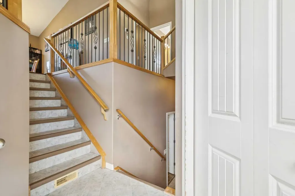 232 Hillcrest Court Strathmore AB T1P 1W2