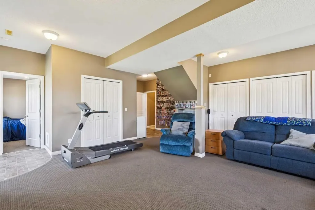 232 Hillcrest Court Strathmore AB T1P 1W2