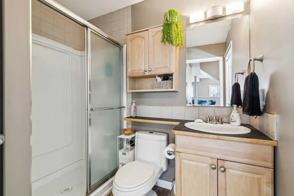 232 Hillcrest Court Strathmore AB T1P 1W2