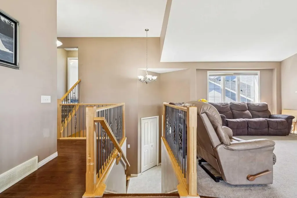 232 Hillcrest Court Strathmore AB T1P 1W2