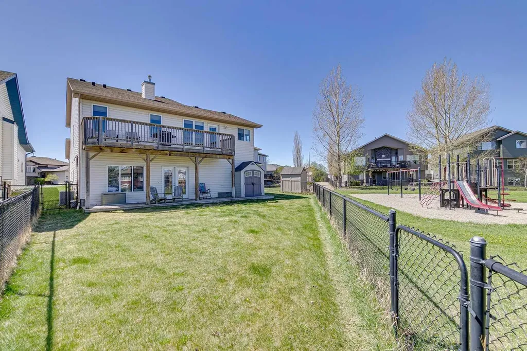 232 Hillcrest Court Strathmore AB T1P 1W2