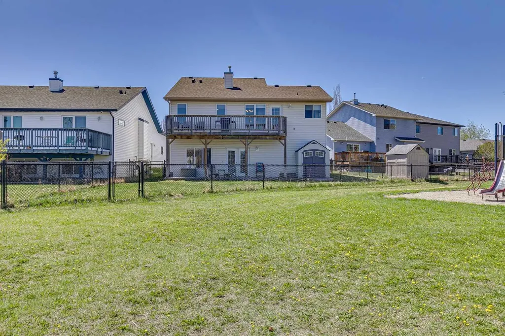 232 Hillcrest Court Strathmore AB T1P 1W2