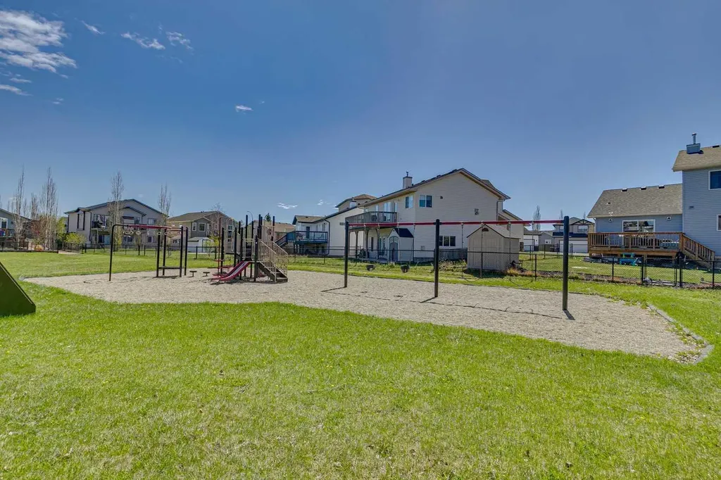 232 Hillcrest Court Strathmore AB T1P 1W2
