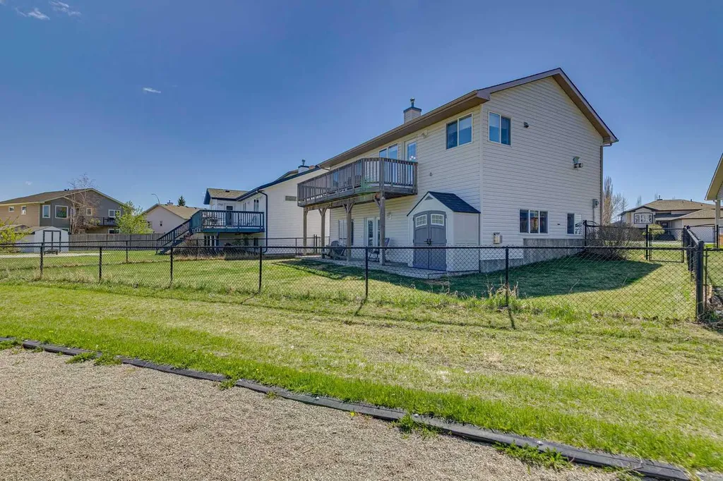 232 Hillcrest Court Strathmore AB T1P 1W2