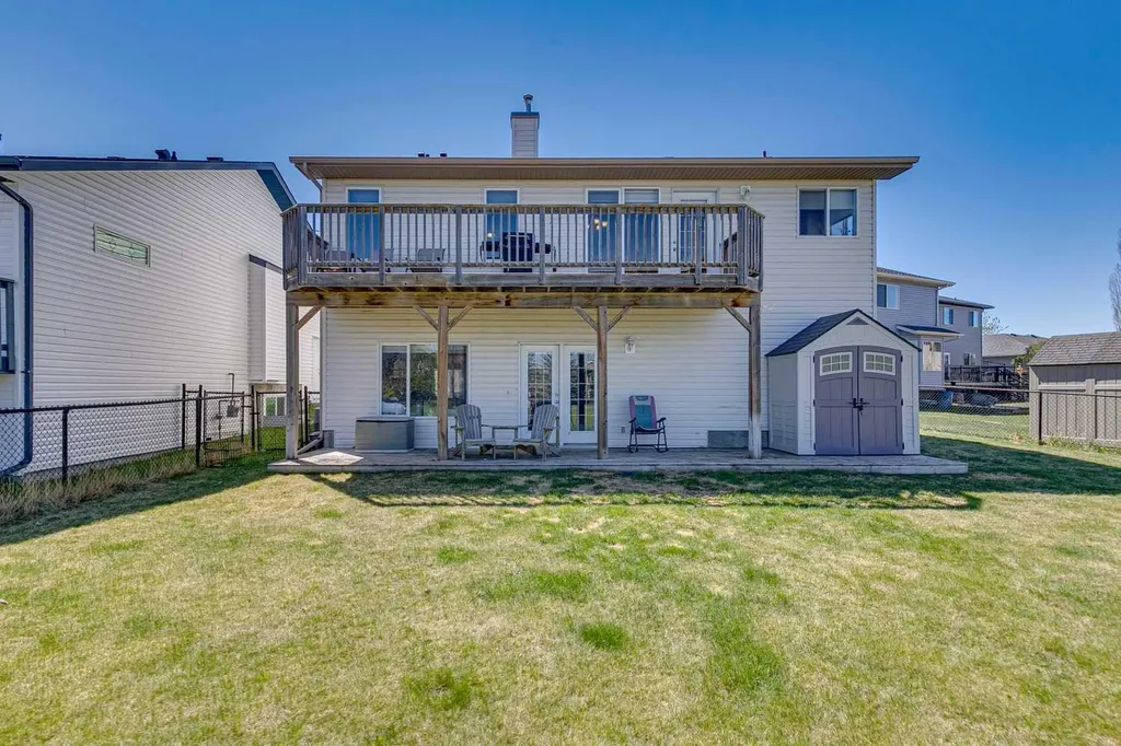 232 Hillcrest Court Strathmore AB T1P 1W2