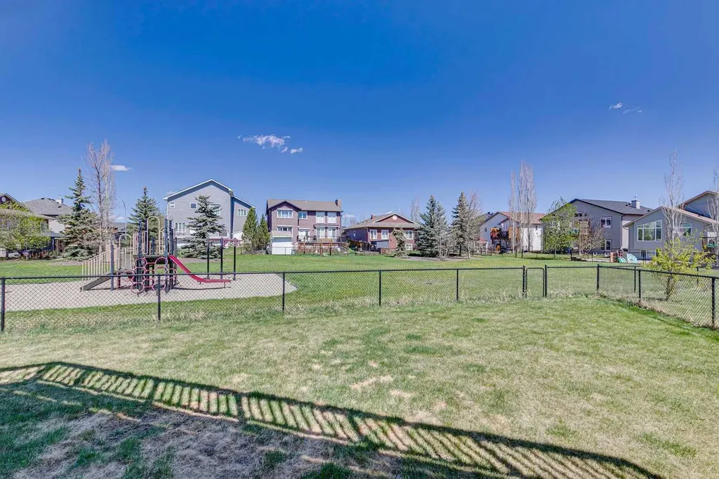 232 Hillcrest Court Strathmore AB T1P 1W2