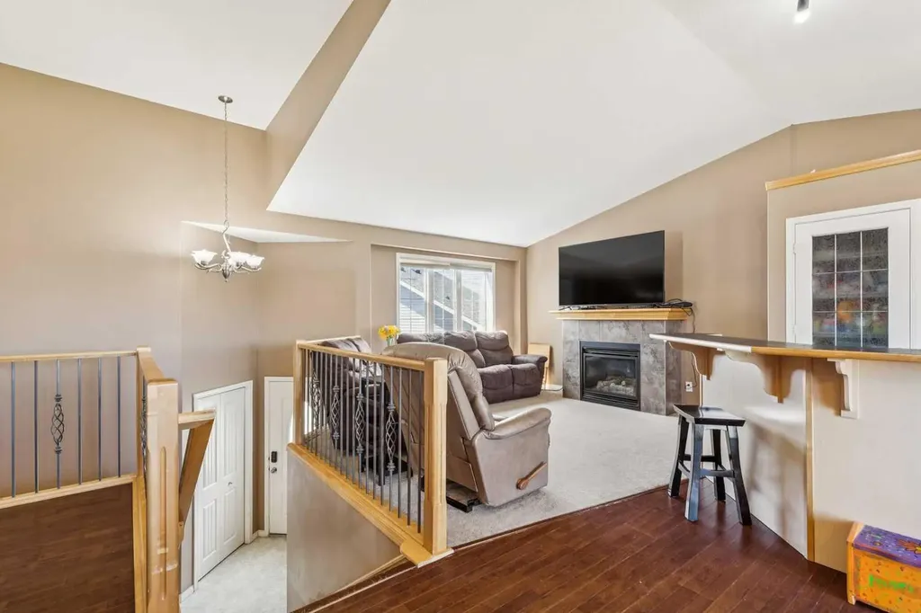 232 Hillcrest Court Strathmore AB T1P 1W2
