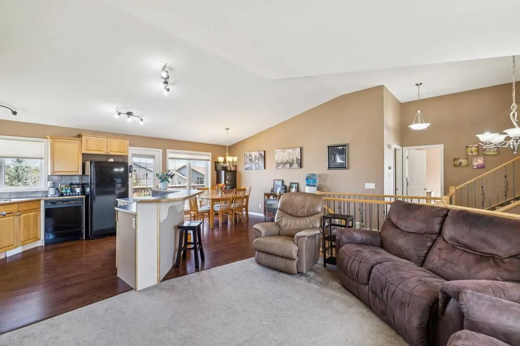 232 Hillcrest Court Strathmore AB T1P 1W2