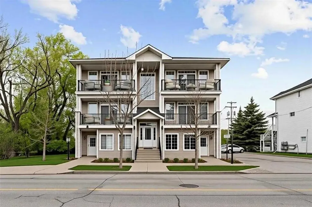 29 N Railway Street Okotoks AB T1S 1B6