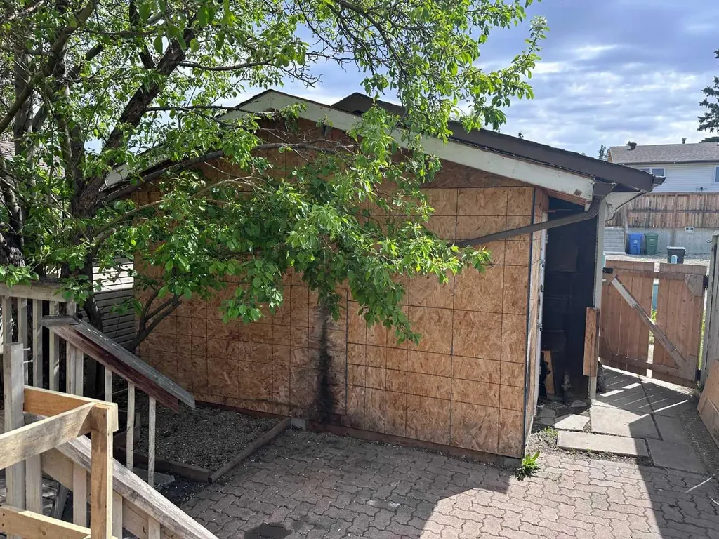 3116 51 Street SW Calgary AB T3E 6R4
