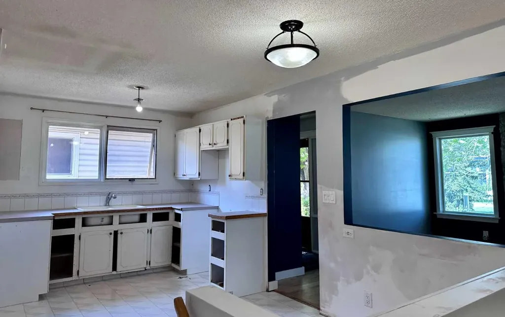 3116 51 Street SW Calgary AB T3E 6R4