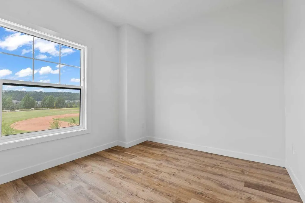 156 Park Street Cochrane AB T4C 3H3