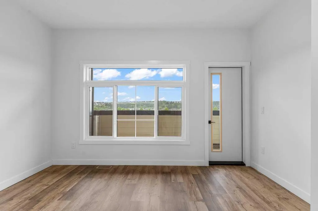156 Park Street Cochrane AB T4C 3H3