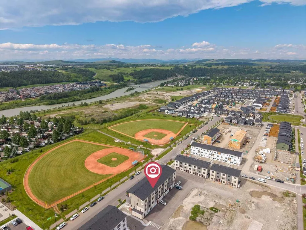 156 Park Street Cochrane AB T4C 3H3