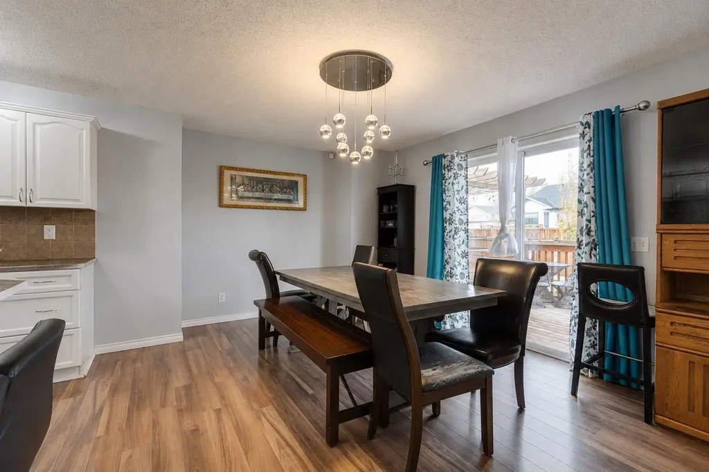 47 Westmount Road Okotoks AB T1S 2J3