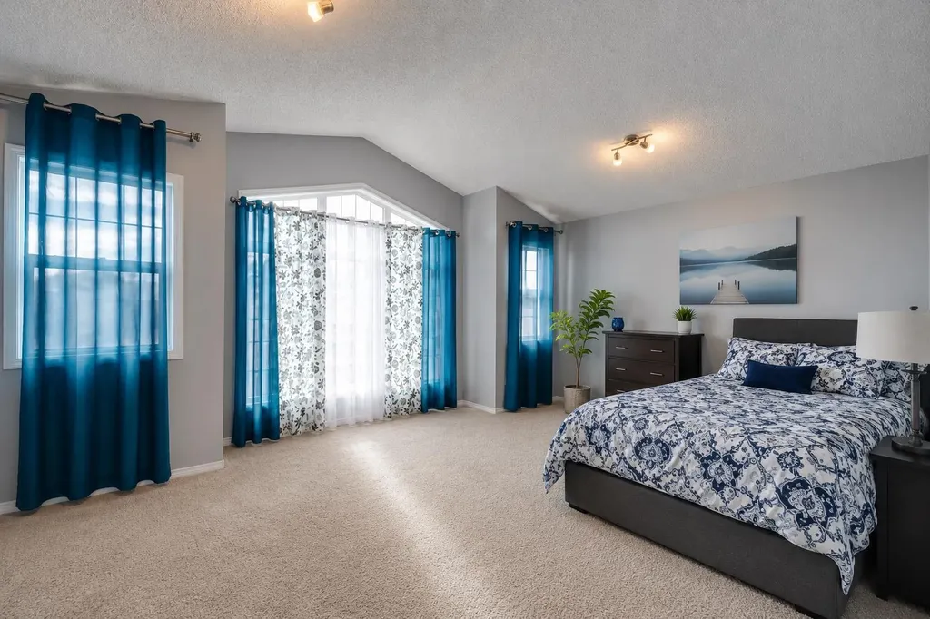 47 Westmount Road Okotoks AB T1S 2J3