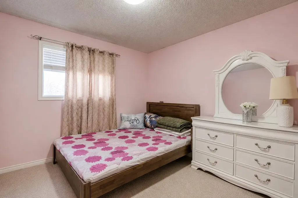 47 Westmount Road Okotoks AB T1S 2J3