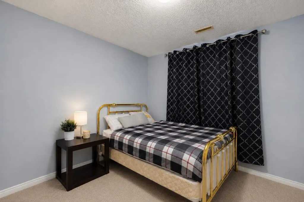 47 Westmount Road Okotoks AB T1S 2J3