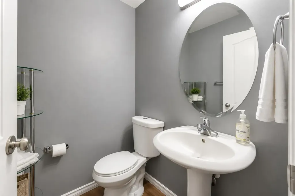 47 Westmount Road Okotoks AB T1S 2J3