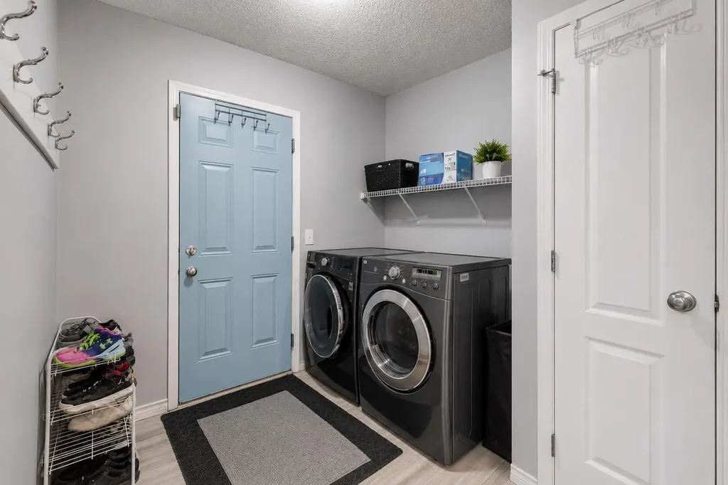 47 Westmount Road Okotoks AB T1S 2J3