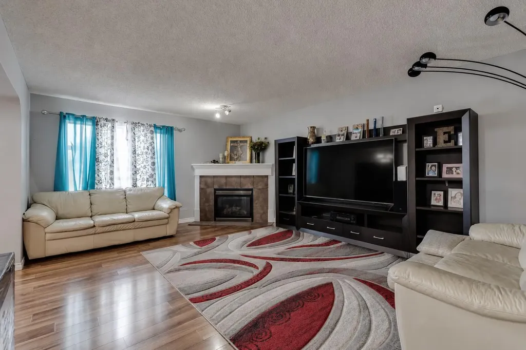 47 Westmount Road Okotoks AB T1S 2J3