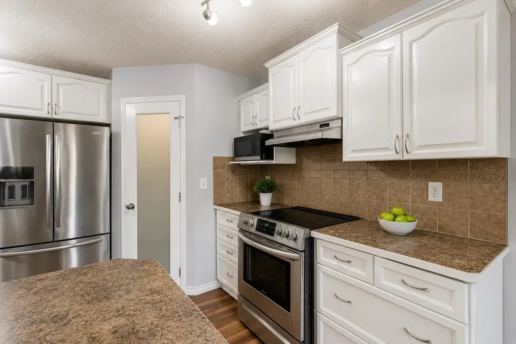 47 Westmount Road Okotoks AB T1S 2J3