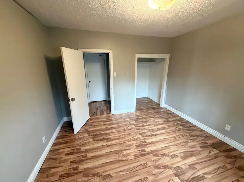 9516 102 Avenue Grande Prairie AB T8V 0Z6