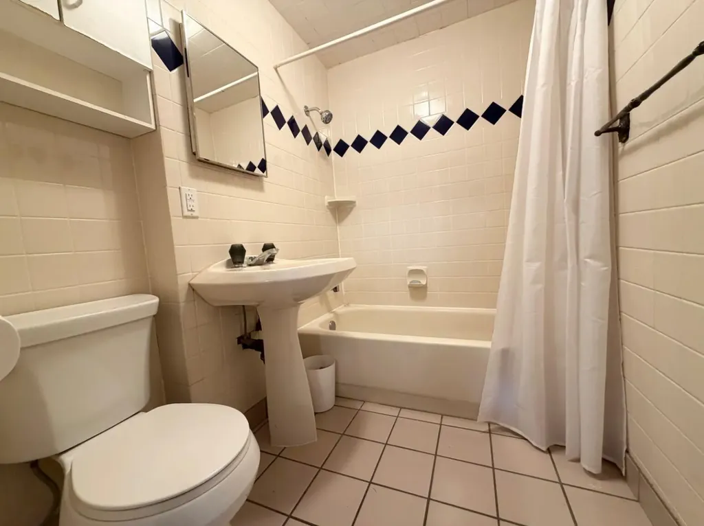 9516 102 Avenue Grande Prairie AB T8V 0Z6