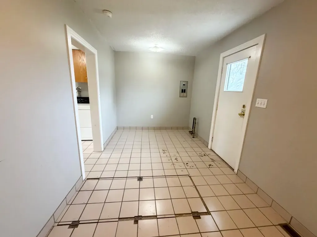 9516 102 Avenue Grande Prairie AB T8V 0Z6
