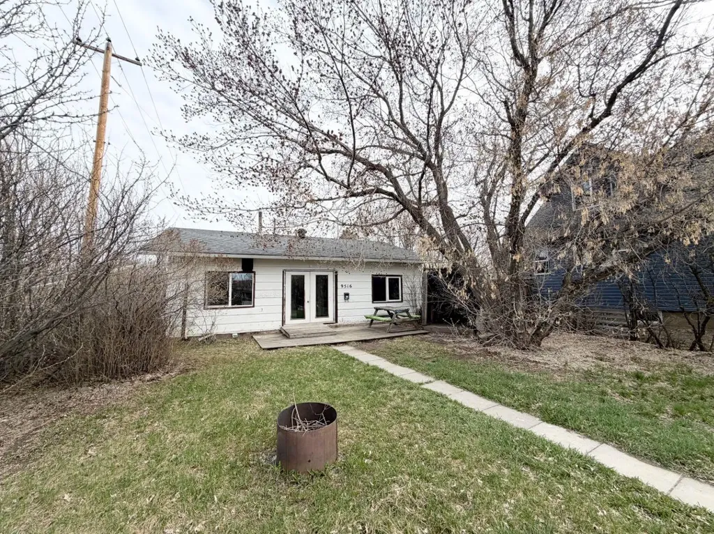9516 102 Avenue Grande Prairie AB T8V 0Z6