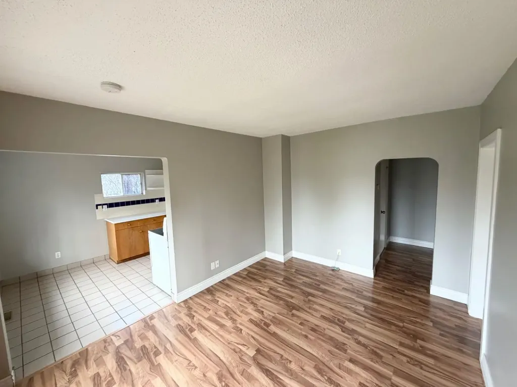 9516 102 Avenue Grande Prairie AB T8V 0Z6
