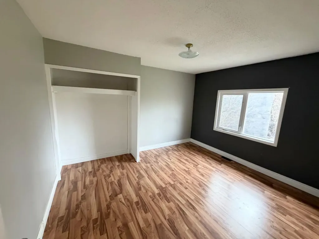 9516 102 Avenue Grande Prairie AB T8V 0Z6