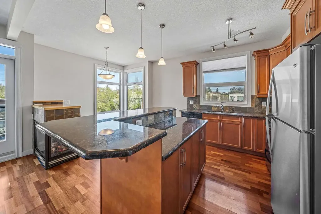 41 6 Street NE Calgary AB T2E 8H7