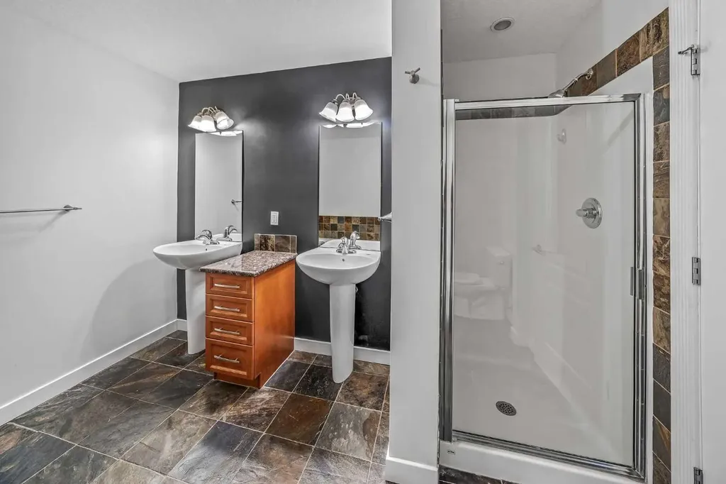 41 6 Street NE Calgary AB T2E 8H7