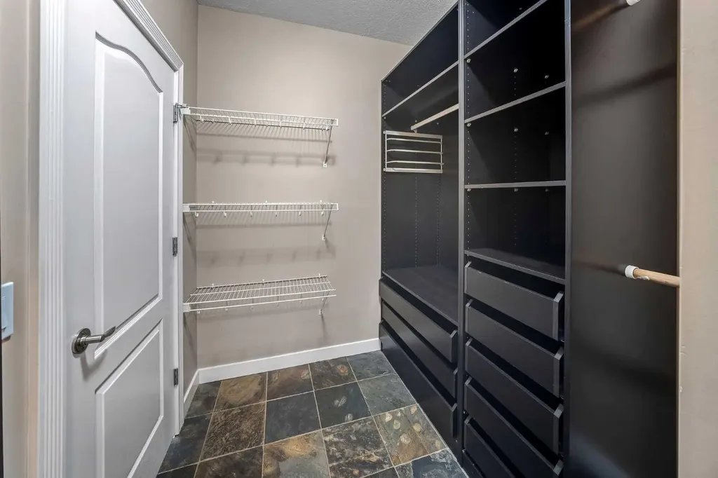 41 6 Street NE Calgary AB T2E 8H7