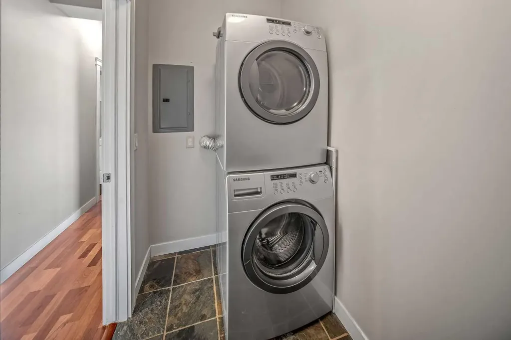 41 6 Street NE Calgary AB T2E 8H7